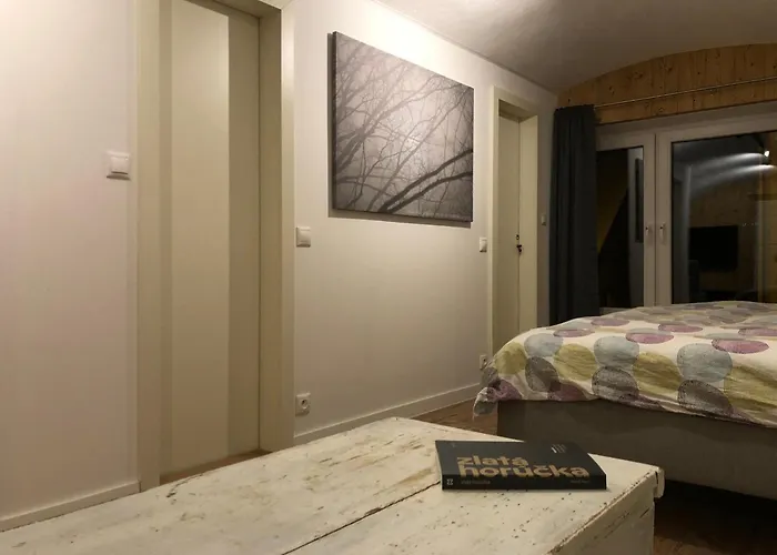 Trailhouse アパート