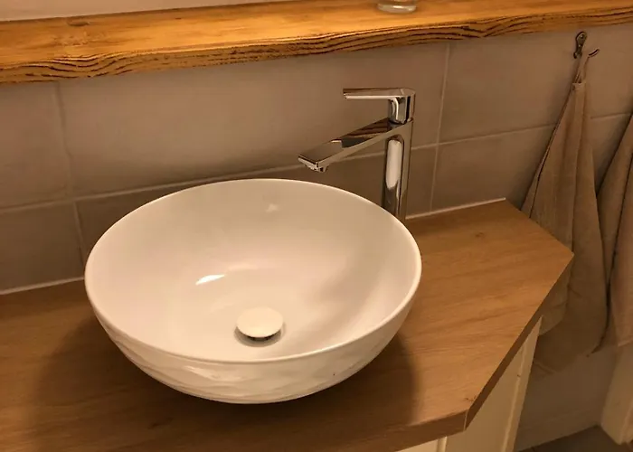 Trailhouse アパート